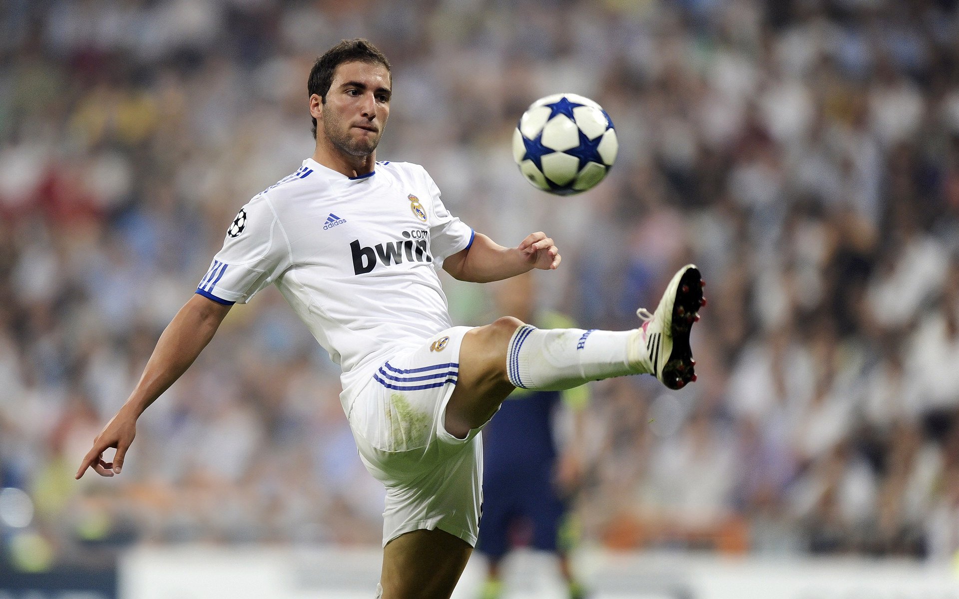 米兰体育官网首页-欧冠的“最强阵容”，历史上哪些组合光彩夺目？，欧冠最强球队排名